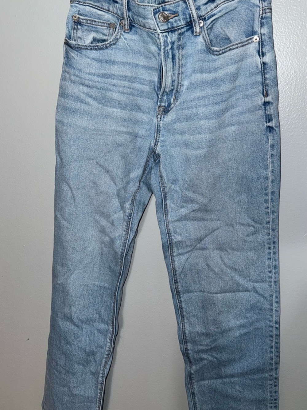 American Eagle Outfitters Straight Leg Jeans in Light Blue Wash
